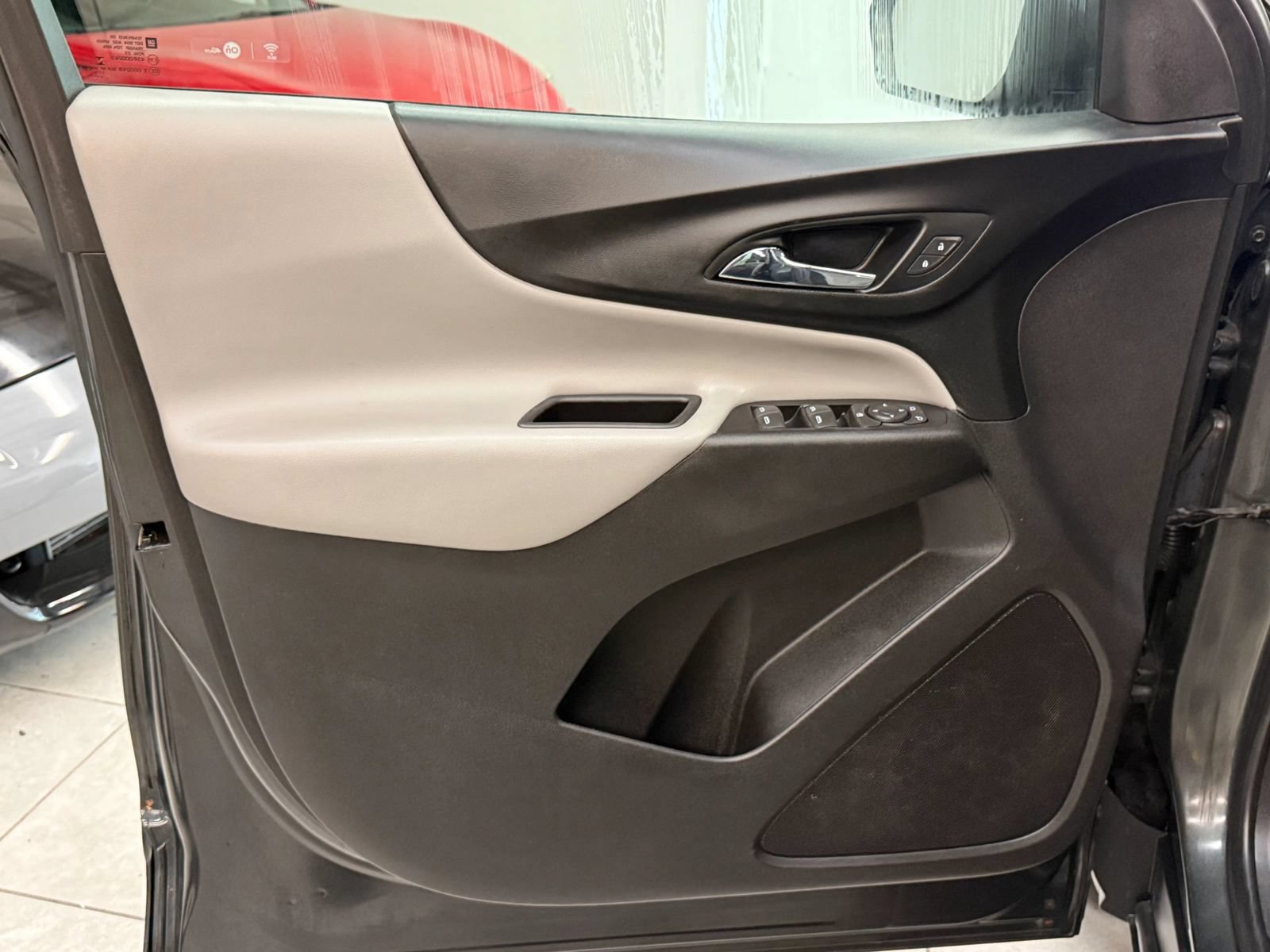 Used 2018 Chevrolet Equinox LS AWD/4WD image 16