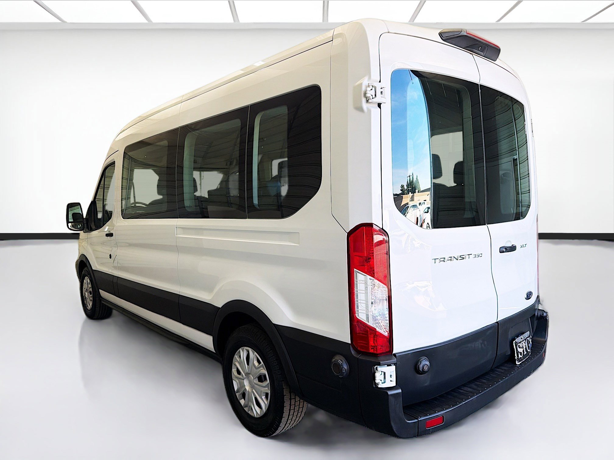 Used 2019 Ford Transit 350 XLT image 6