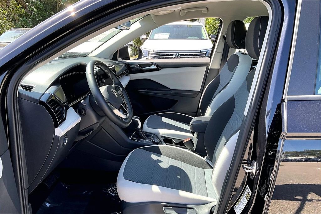 Used 2025 Volkswagen Taos S image 21