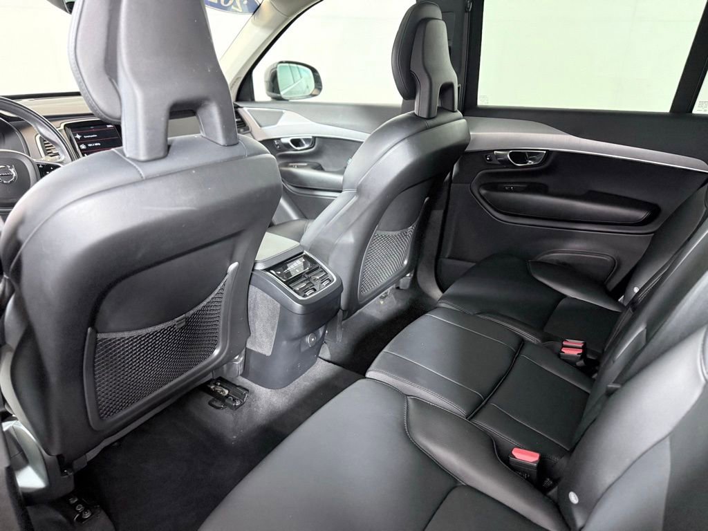 Used 2022 Volvo XC90 T5 Momentum w/ Climate Package image 20