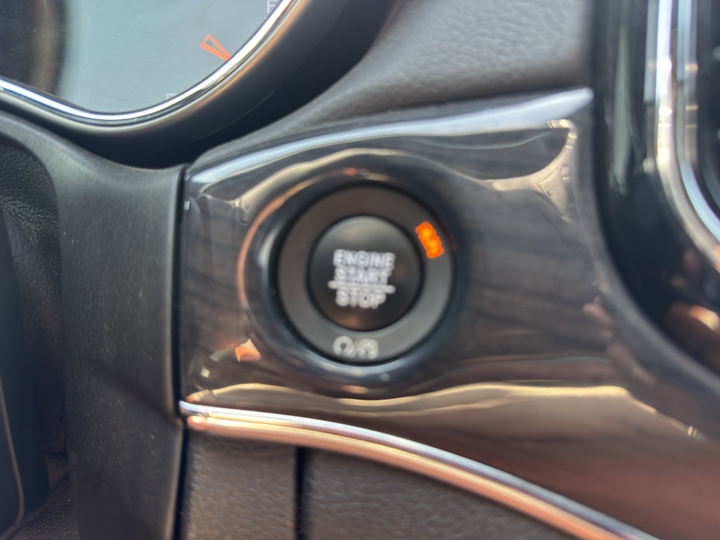 Used 2020 Jeep Grand Cherokee Overland AWD/4WD image 27
