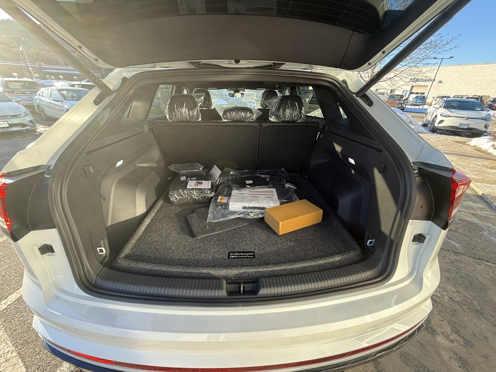 New 2026 Volkswagen Atlas Cross Sport SEL R-Line image 21