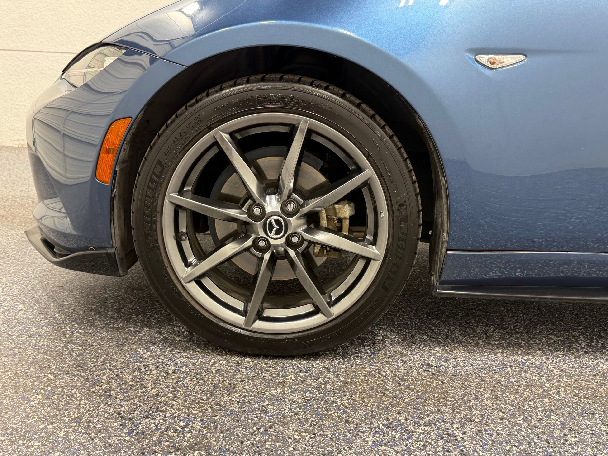 Used 2020 MAZDA MX-5 Miata Grand Touring w/ Appearance Package RWD image 11
