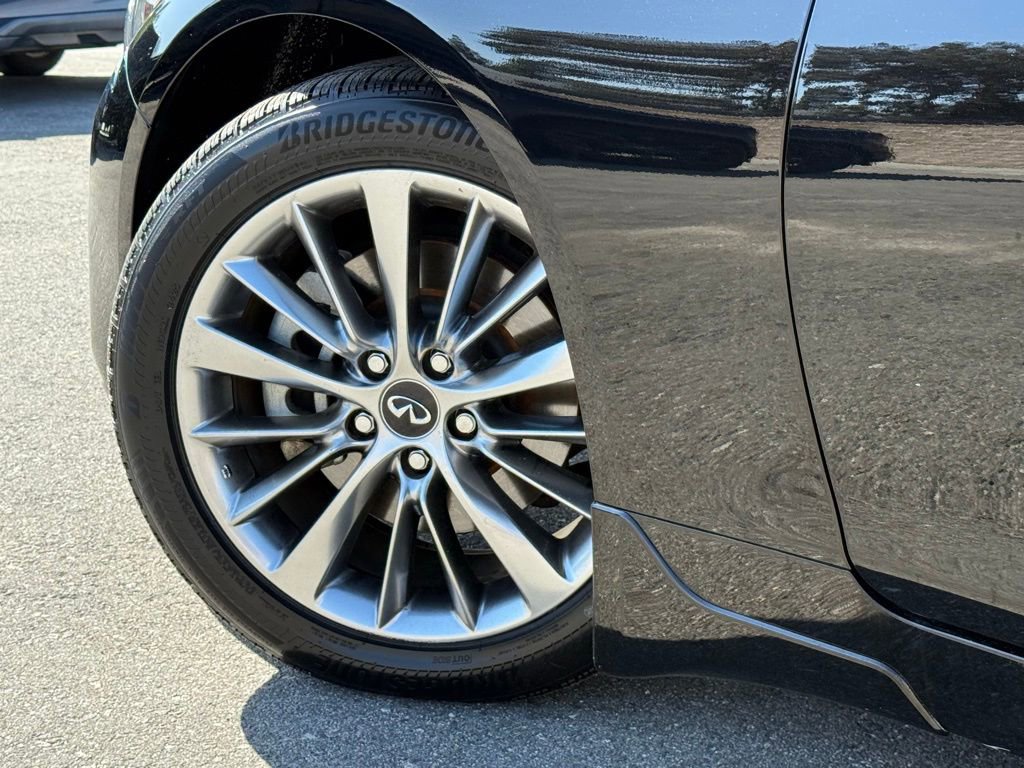 Used 2018 INFINITI Q50 Luxe w/ Essential Package (3.0T Luxe) image 16