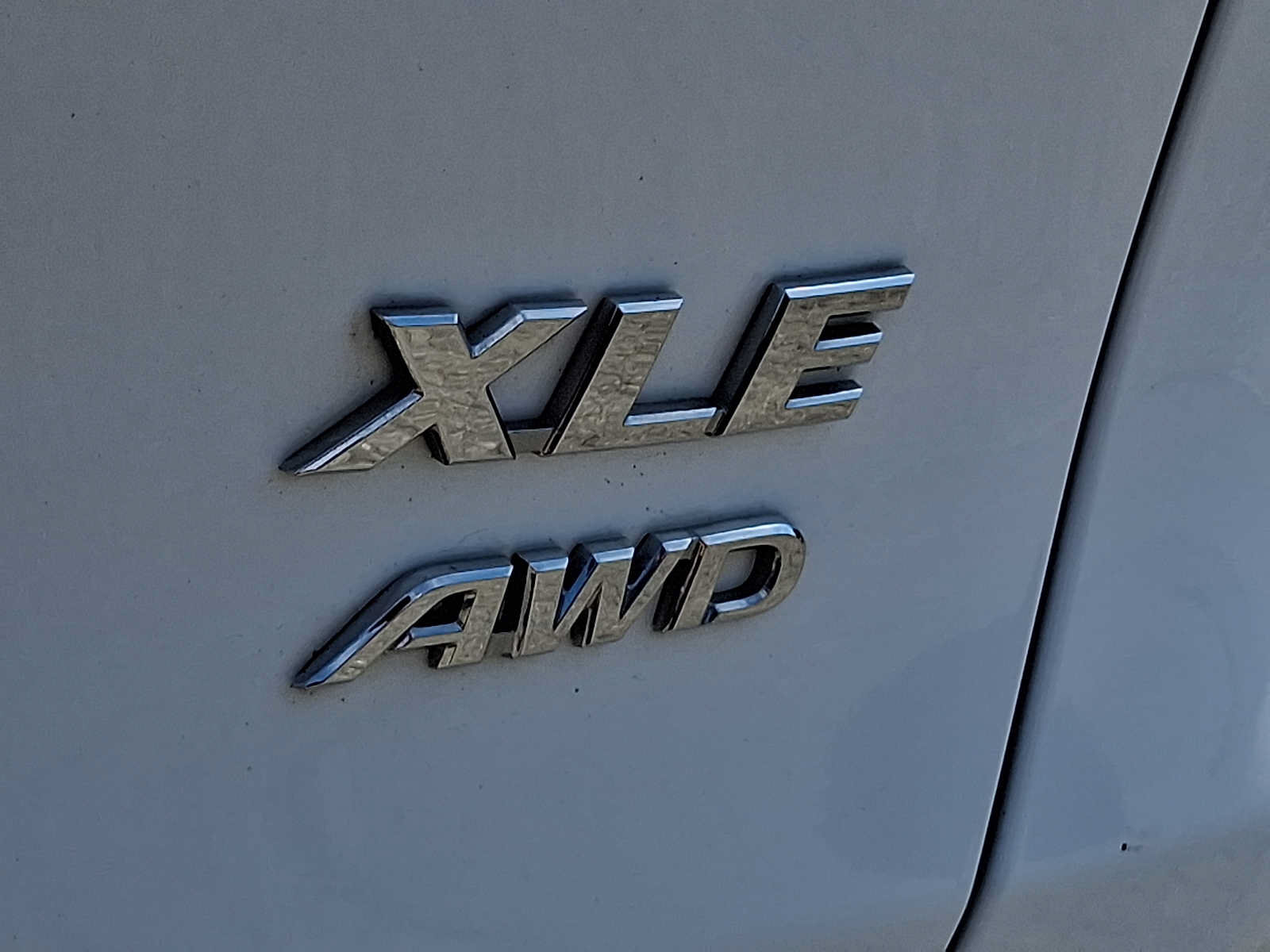 Used 2019 Toyota RAV4 XLE w/ All Weather Liner Package AWD/4WD image 27