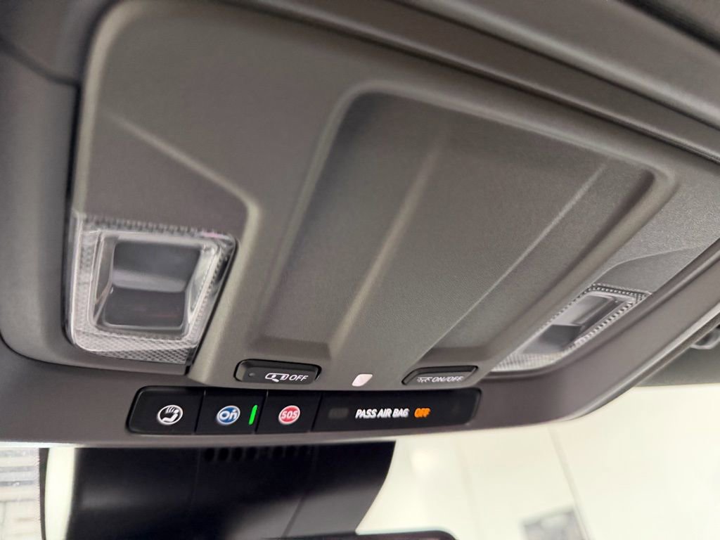 Used 2026 GMC Sierra 1500 SLT image 18