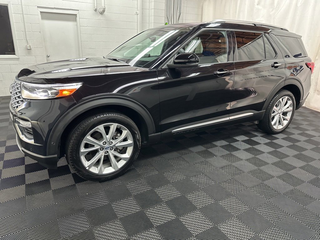 Used 2024 Ford Explorer Platinum w/ Technology Package image 5