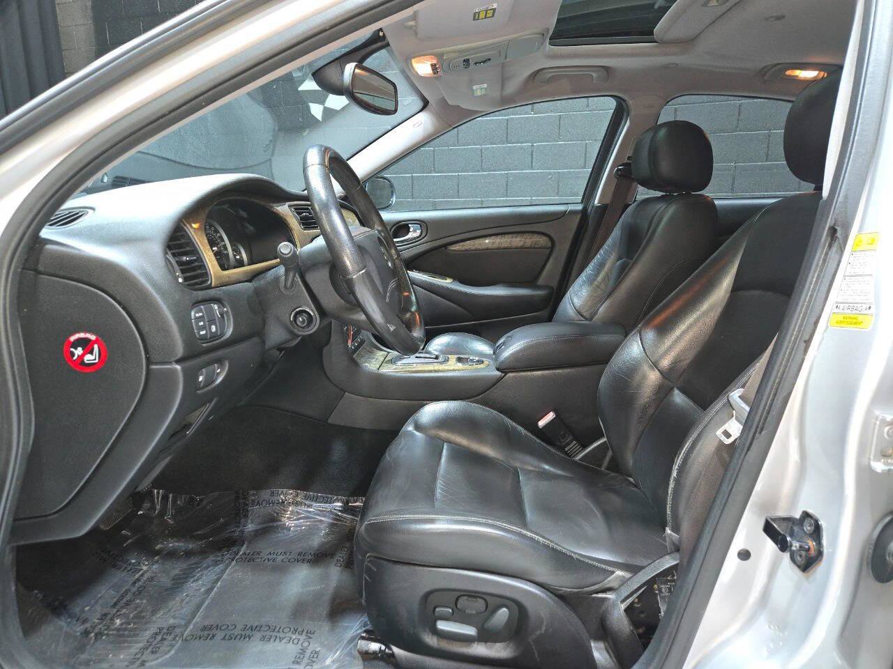 Used 2005 Jaguar S-TYPE R RWD image 51