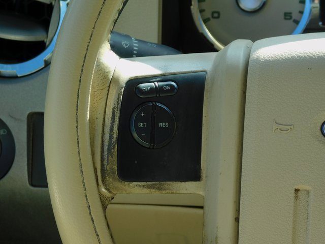 Used 2010 Ford F250 Lariat image 18