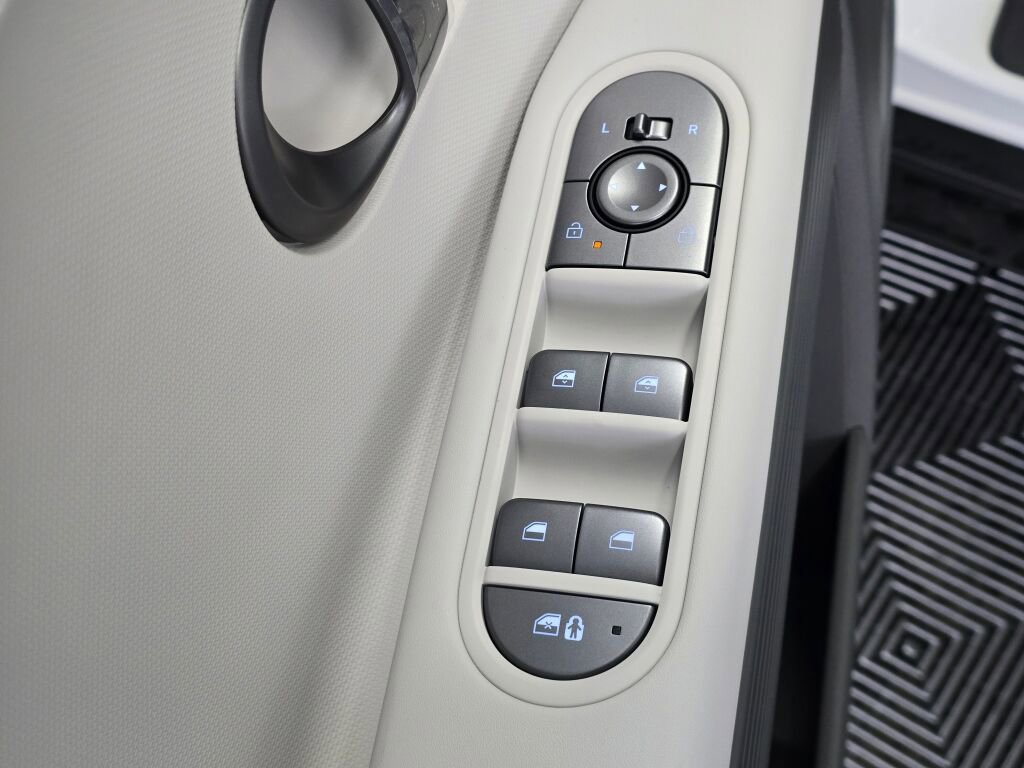 New 2026 Hyundai Ioniq 5 SEL image 22