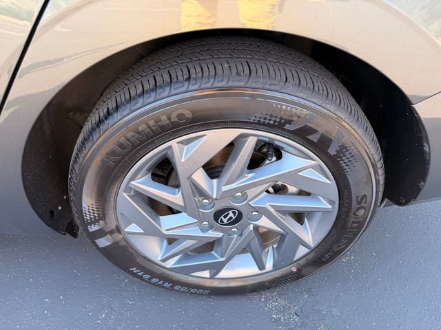 Used 2024 Hyundai Elantra SEL FWD image 25