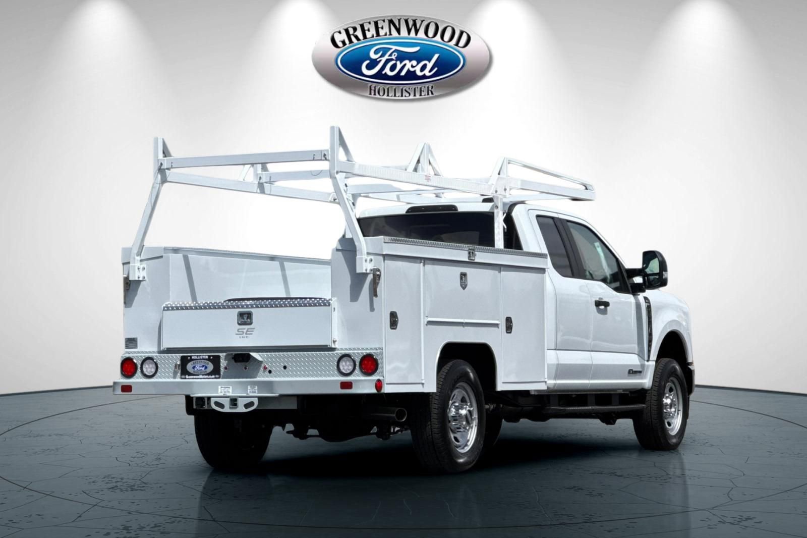 New 2026 Ford F350 XL w/ XL Chrome Package AWD/4WD image 4