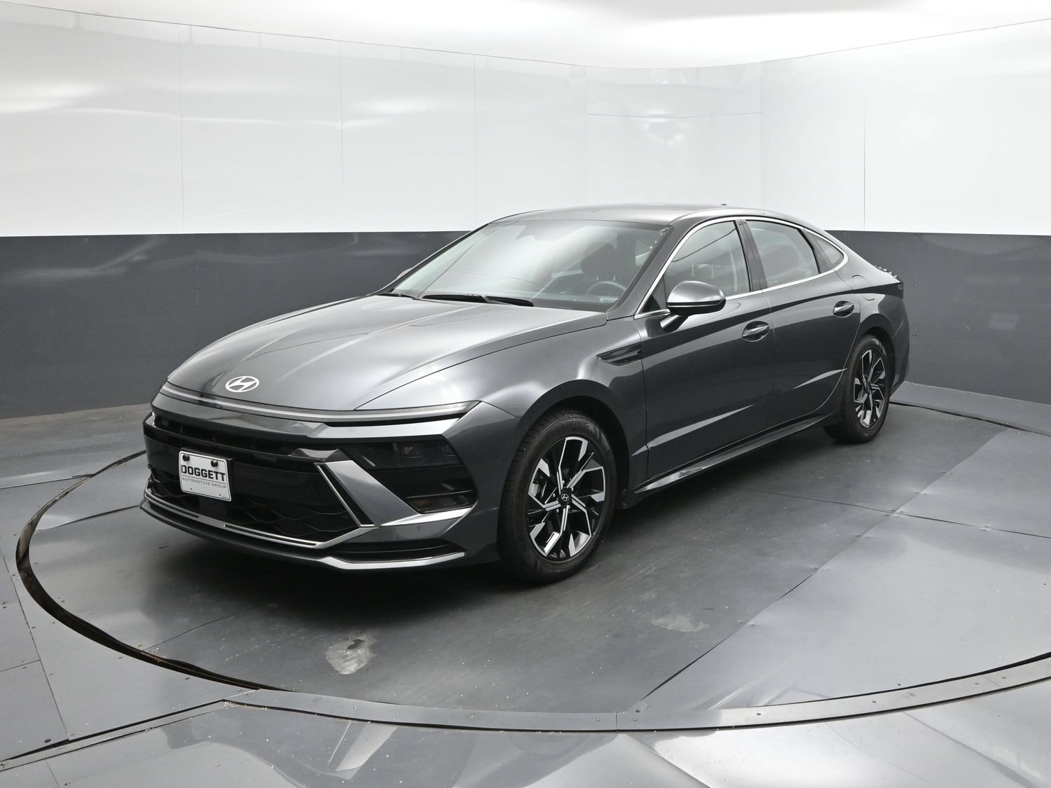 Used 2025 Hyundai Sonata SEL FWD image 1