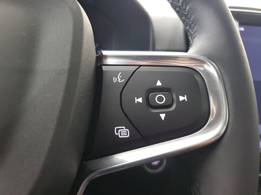 Certified 2024 Volvo XC40 B5 Ultimate w/ Protection Package Premier AWD/4WD image 25