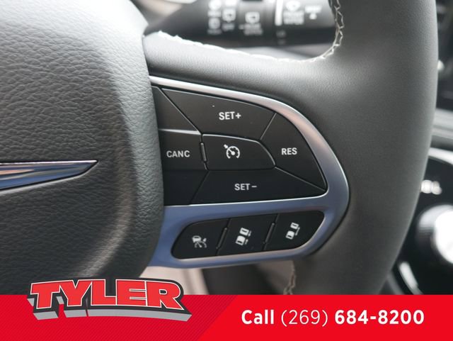 New 2026 Chrysler Pacifica Select AWD/4WD image 28