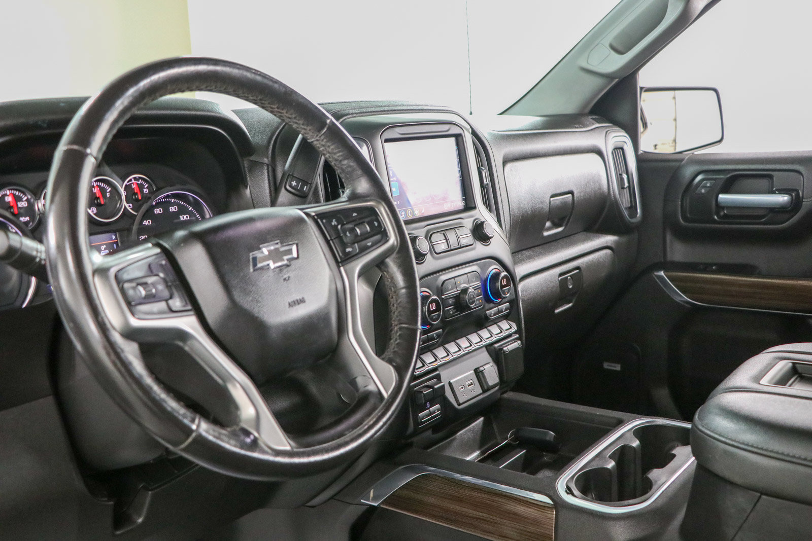 Used 2021 Chevrolet Silverado 1500 LT Trail Boss w/ Convenience Package II AWD/4WD image 25