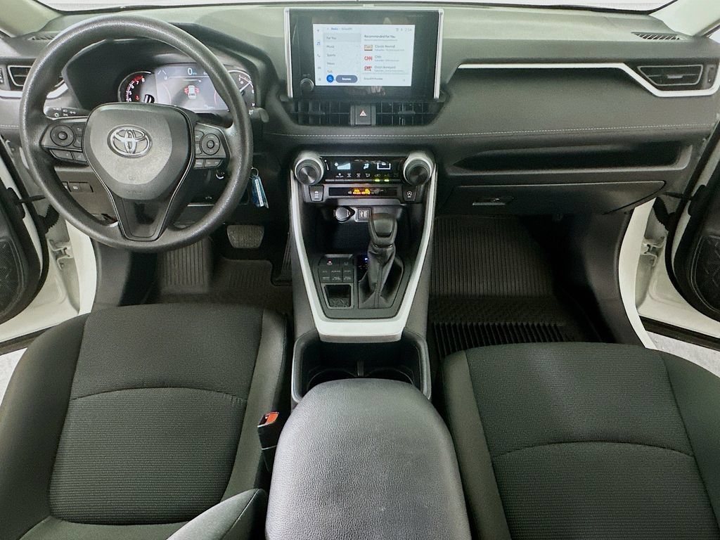 Used 2025 Toyota RAV4 LE AWD/4WD image 16