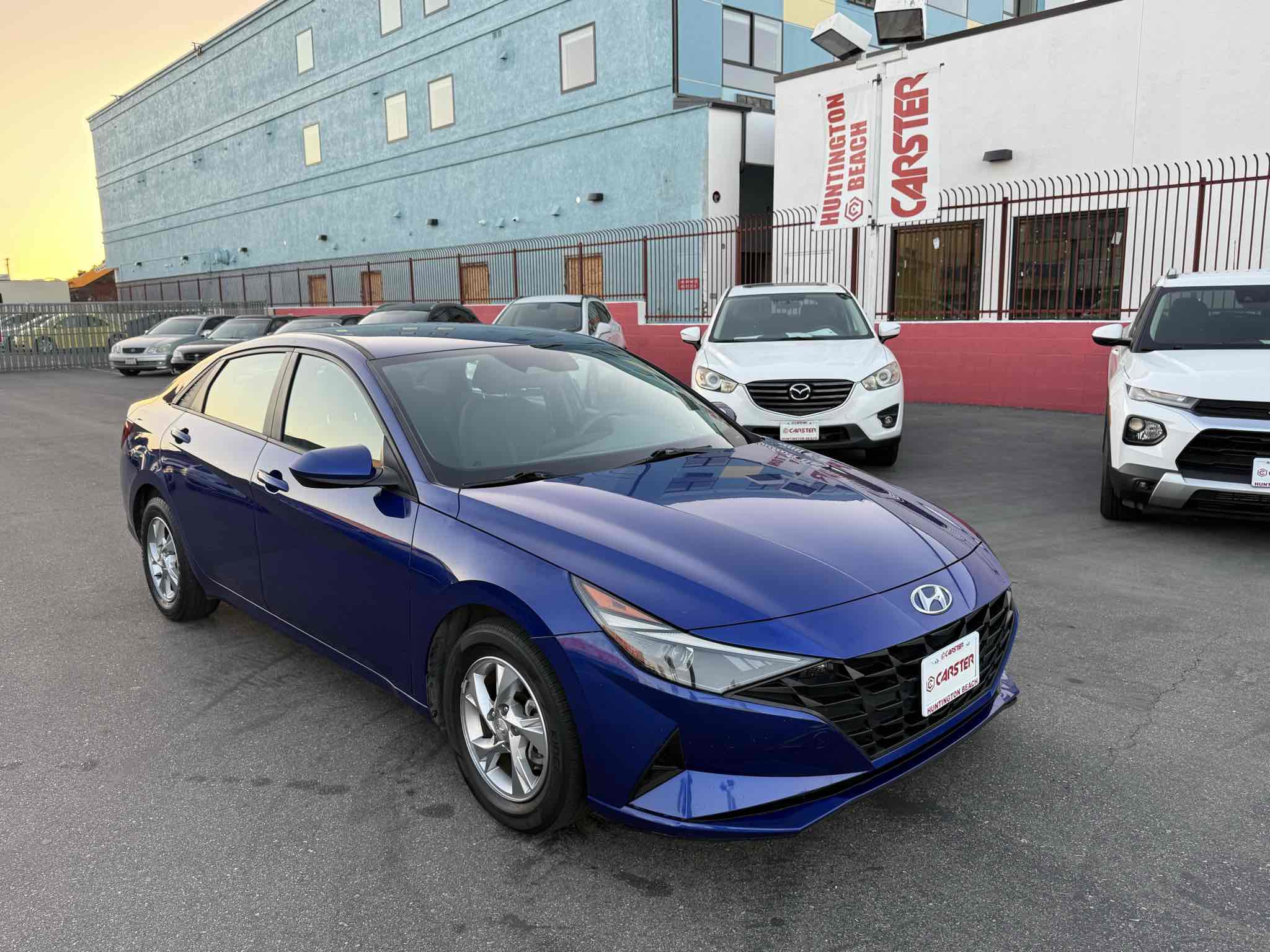 Used 2021 Hyundai Elantra SE image 4