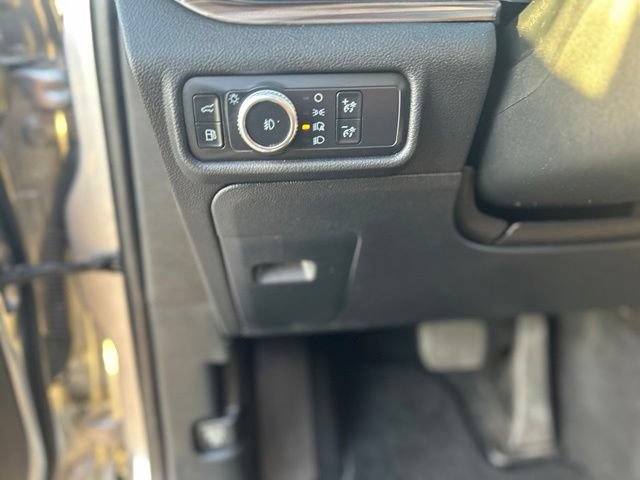 Used 2021 Ford Explorer Limited w/ Hybrid Equipment Group 310A AWD/4WD image 14