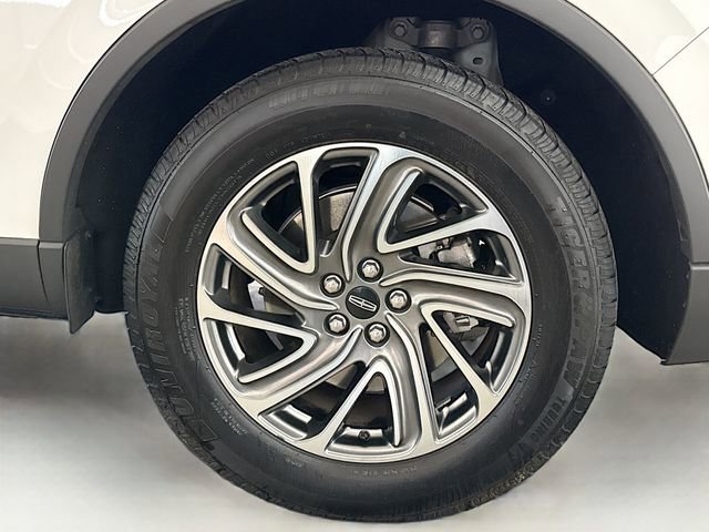 Used 2020 Lincoln Aviator AWD image 32