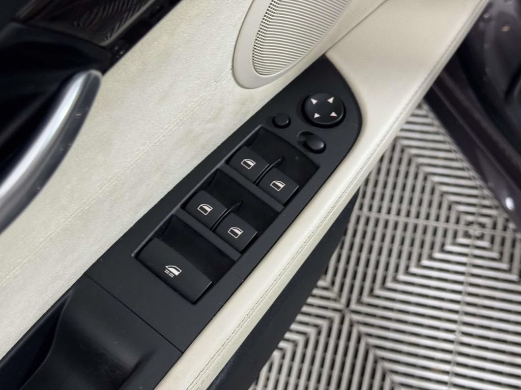 Used 2009 BMW Z4 sDrive30i RWD image 18