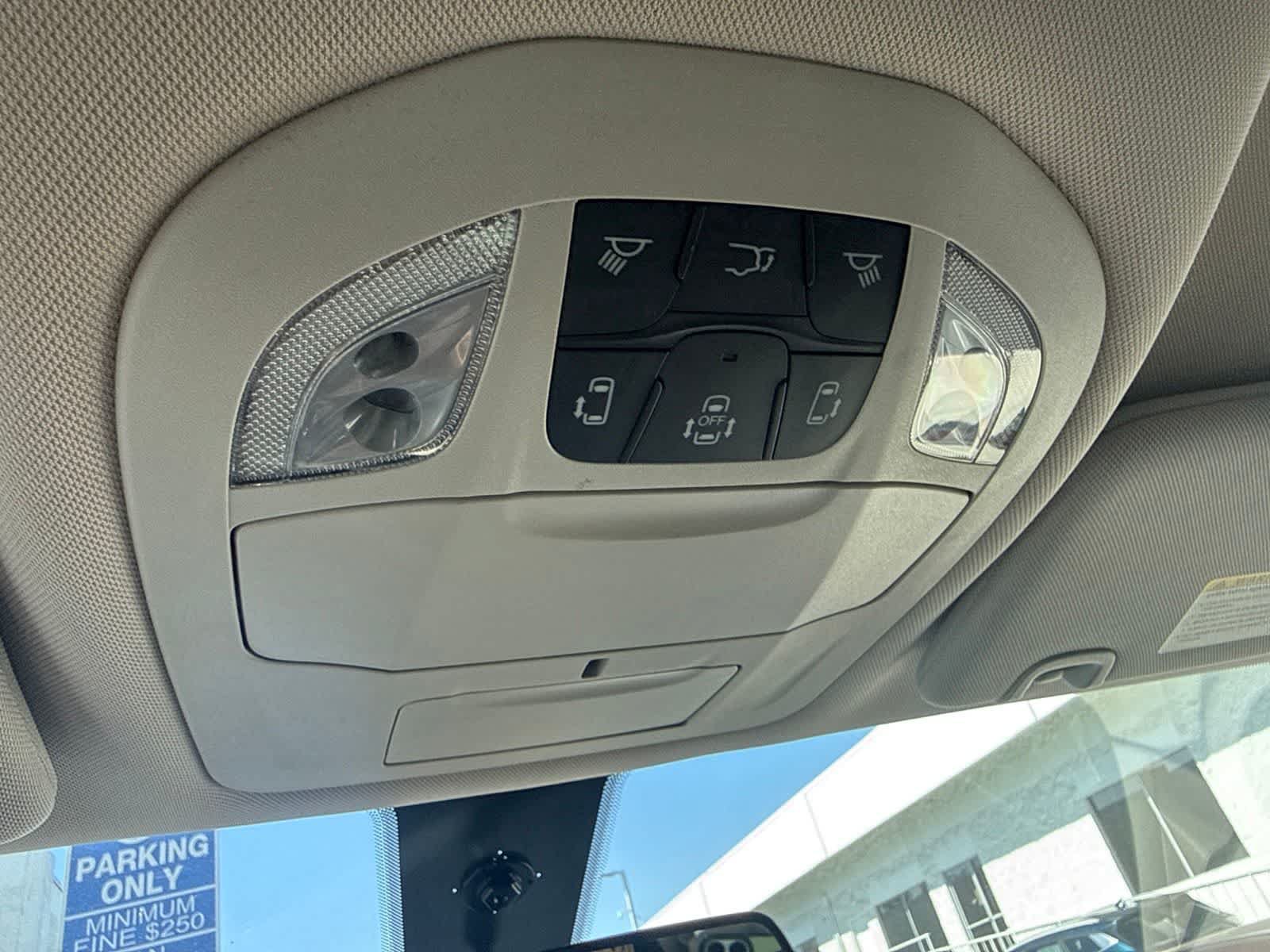 Used 2022 Chrysler Voyager LX FWD image 28