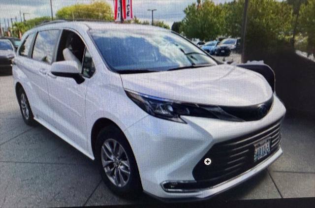 Certified 2024 Toyota Sienna XLE w/ XLE Plus Package