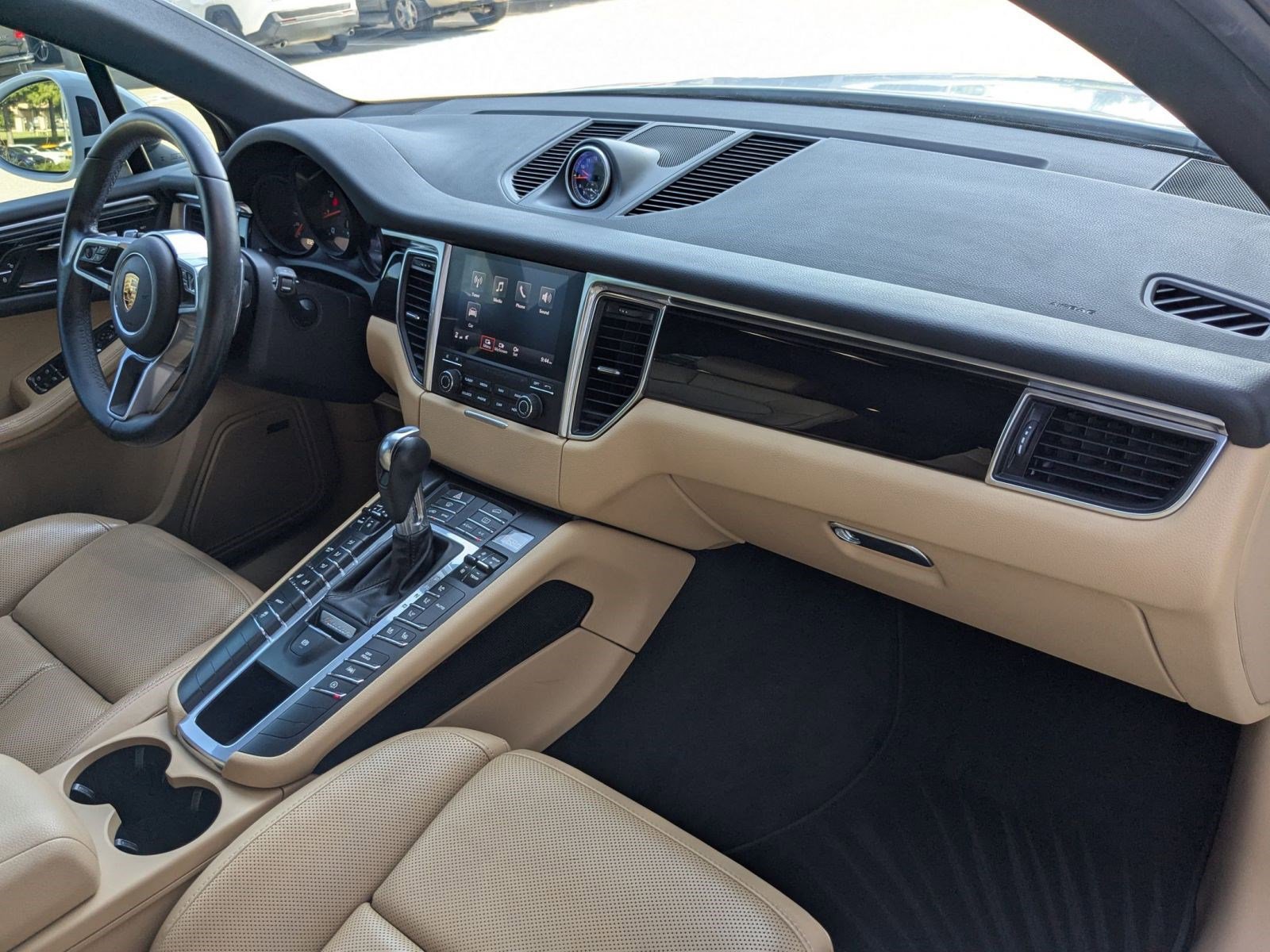 Used 2017 Porsche Macan image 25