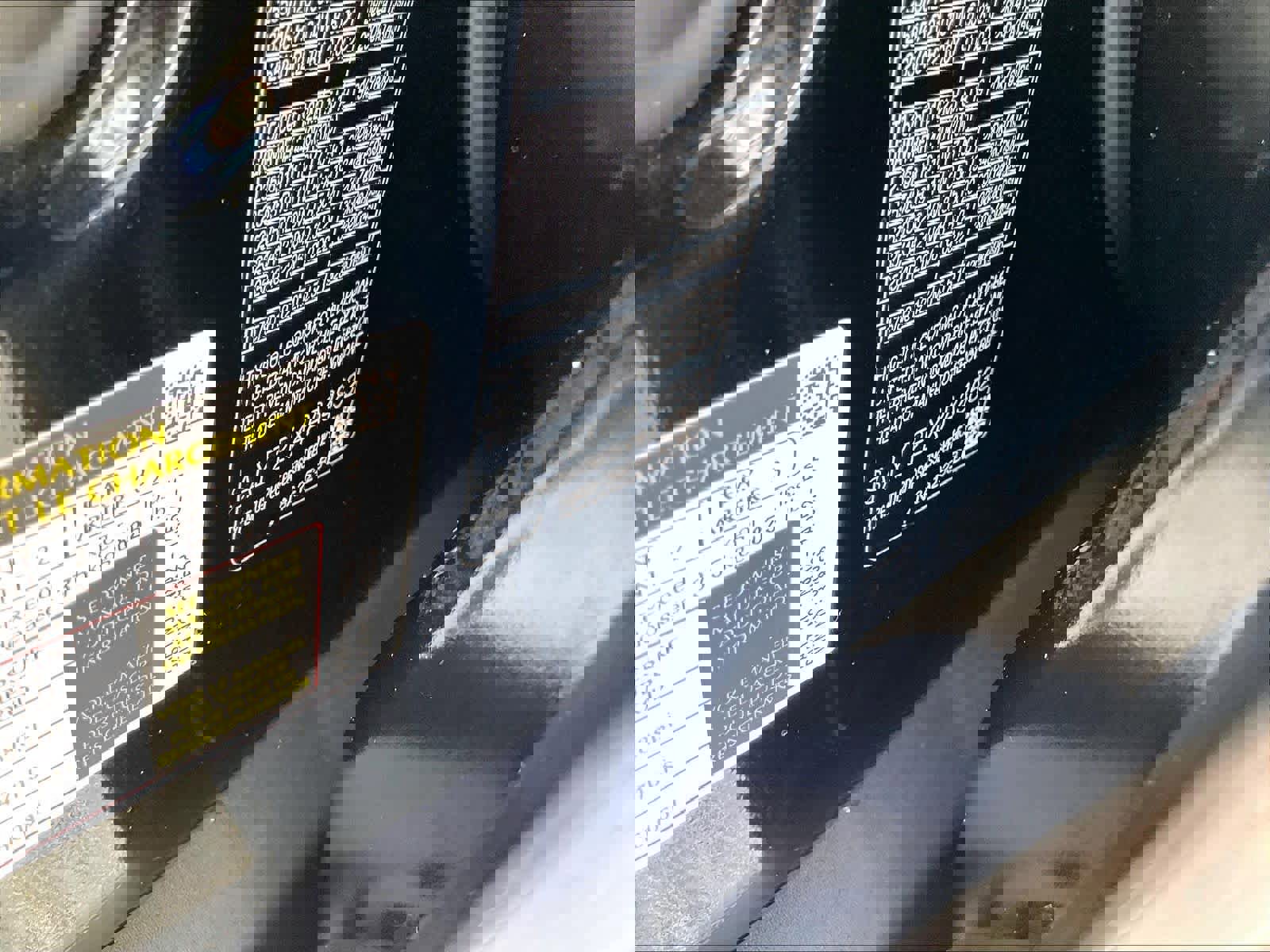 Used 2023 Land Rover Range Rover Velar R-Dynamic S image 33