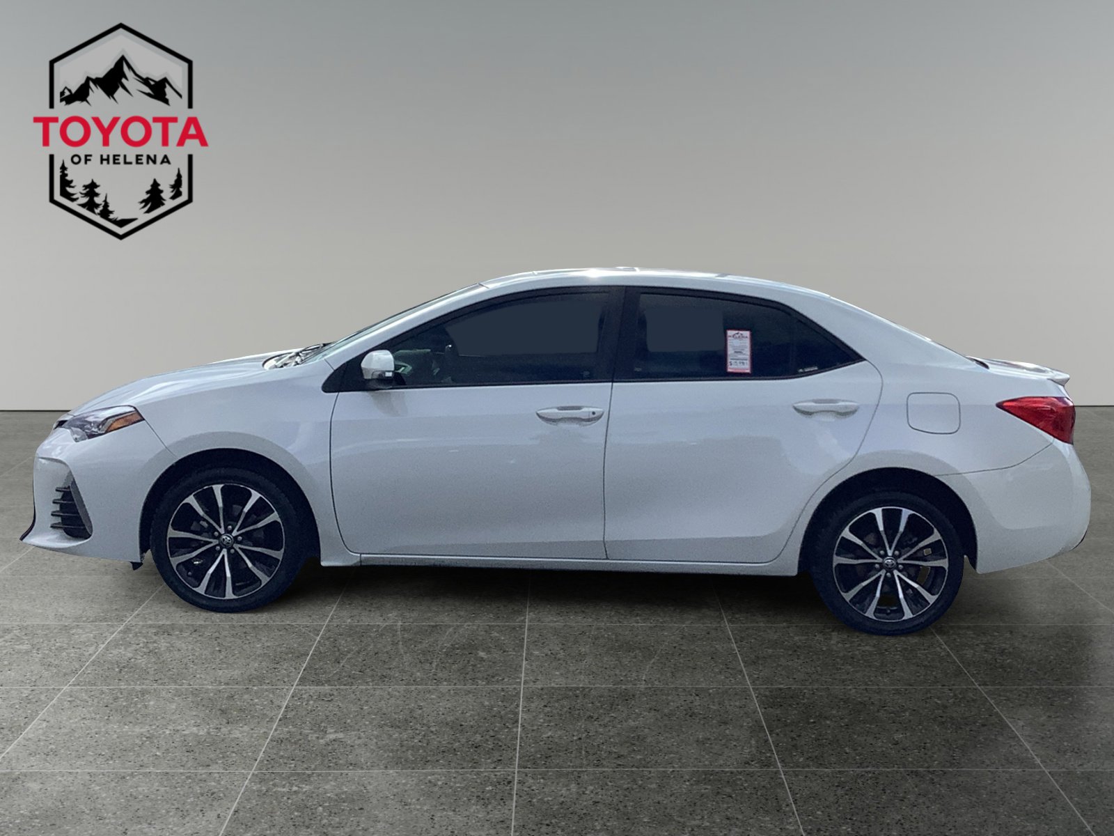 Used 2017 Toyota Corolla XSE image 2