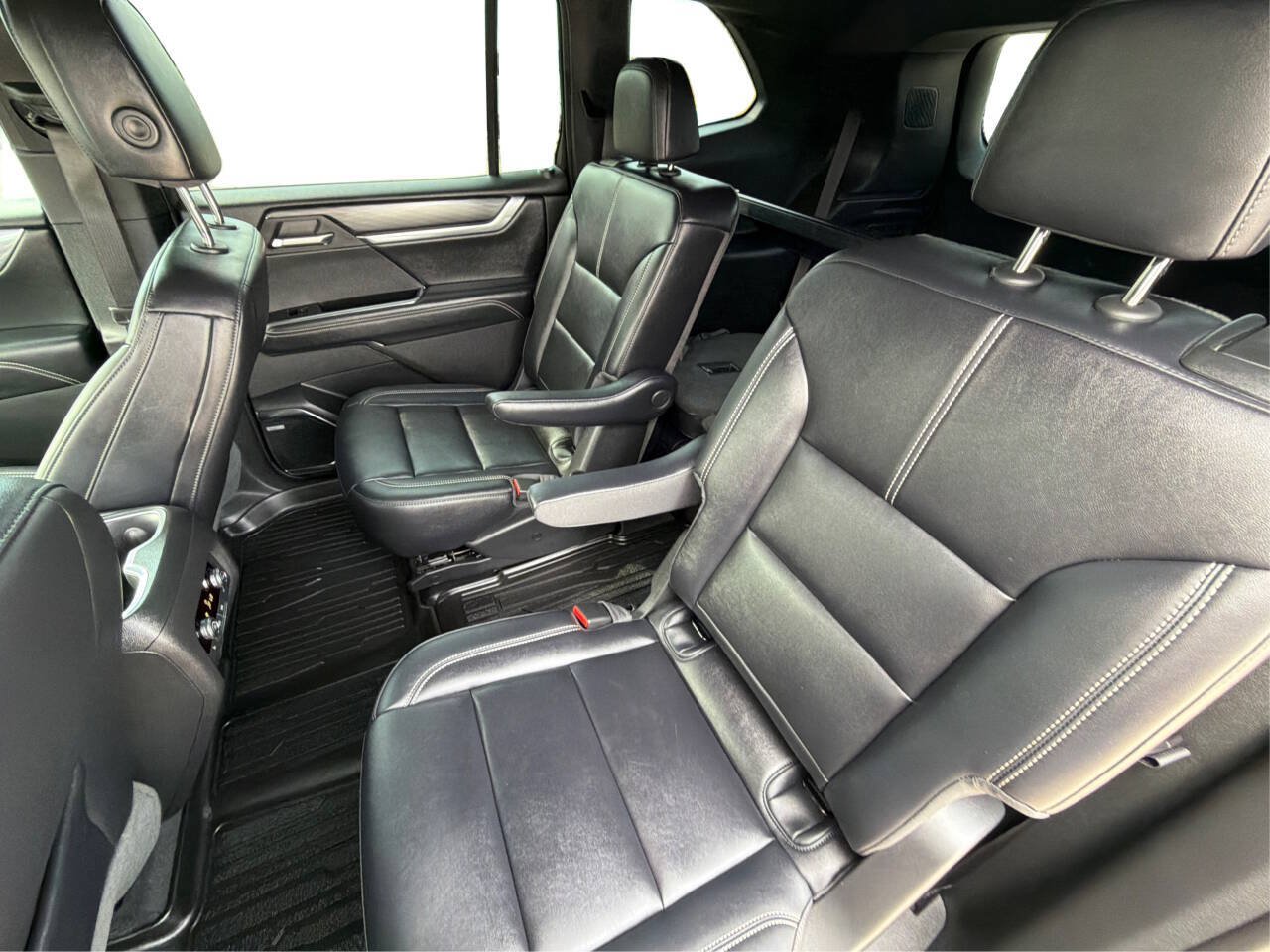 Used 2025 GMC Acadia Elevation w/ Elevation Premium Package AWD/4WD image 38
