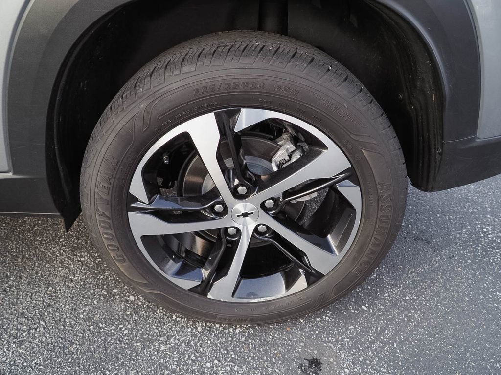 Used 2024 Chevrolet Trax RS w/ Driver Confidence Package image 37