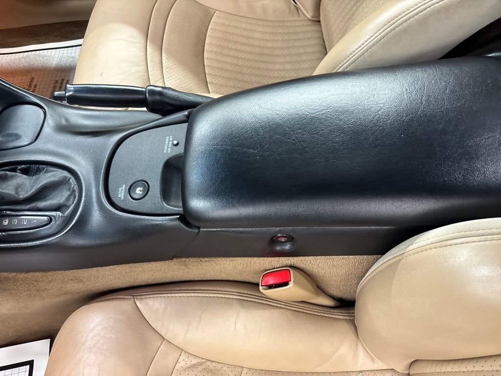 Used 2001 Chevrolet Corvette Convertible w/ Preferred Equipment Group1 image 26