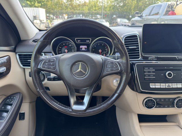 Used 2019 Mercedes-Benz GLE 400 4MATIC image 6