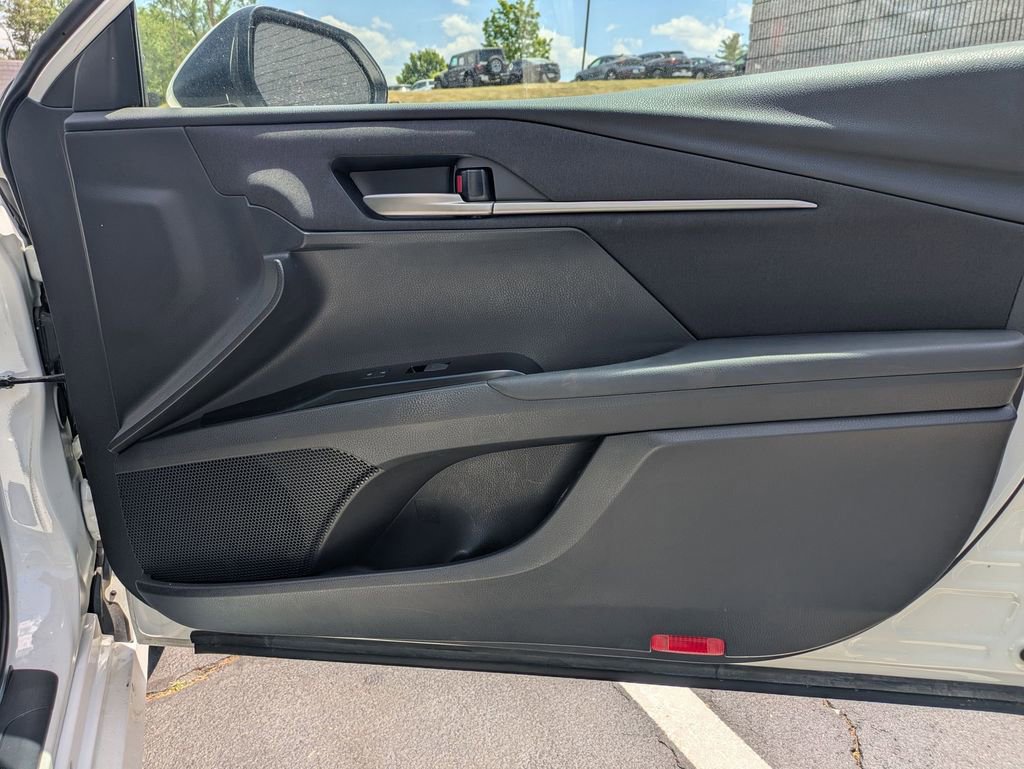 Used 2025 Toyota Camry LE FWD image 32