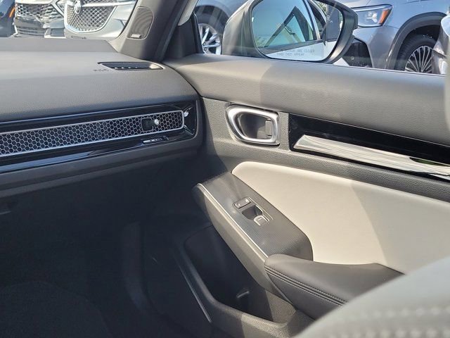 Used 2025 Honda Civic Sport Touring image 4