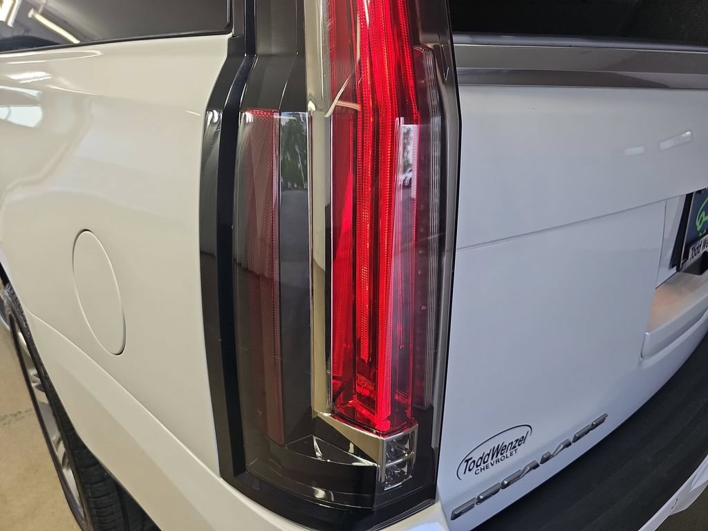 Certified 2018 Cadillac Escalade ESV Luxury AWD/4WD image 41