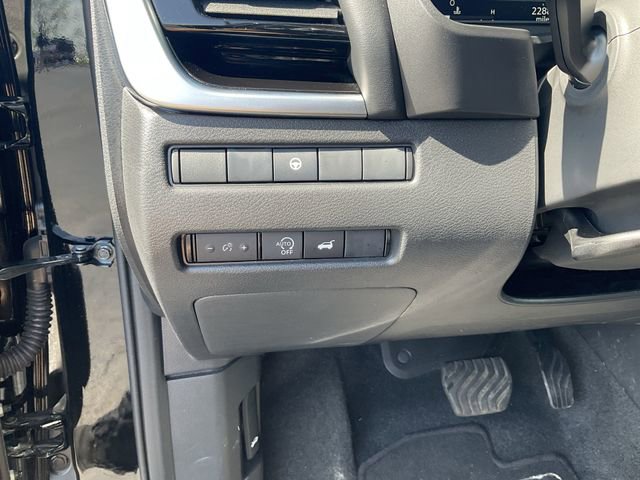 Certified 2026 Nissan Rogue SL AWD/4WD image 18