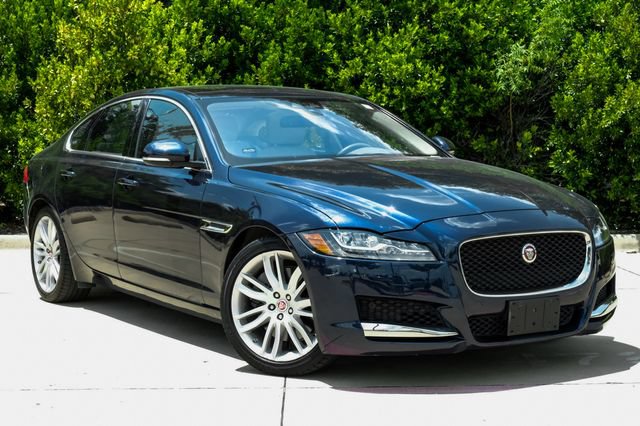 Used 2016 Jaguar XF Prestige RWD image 7