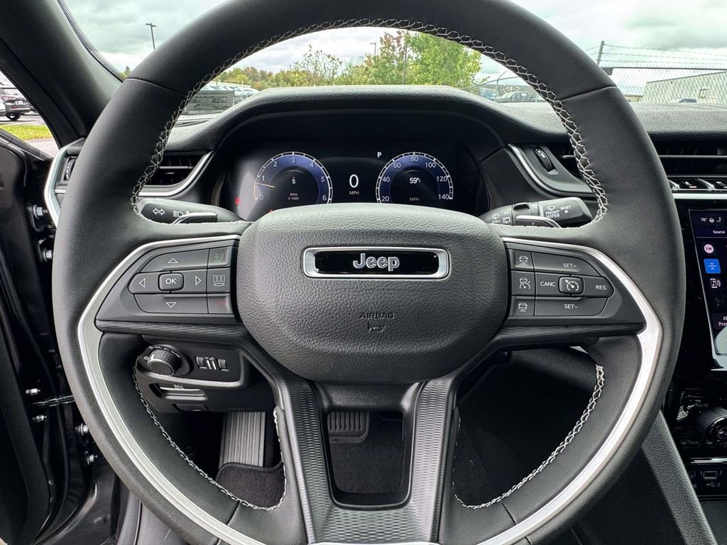 New 2025 Jeep Grand Cherokee L Altitude AWD/4WD image 19