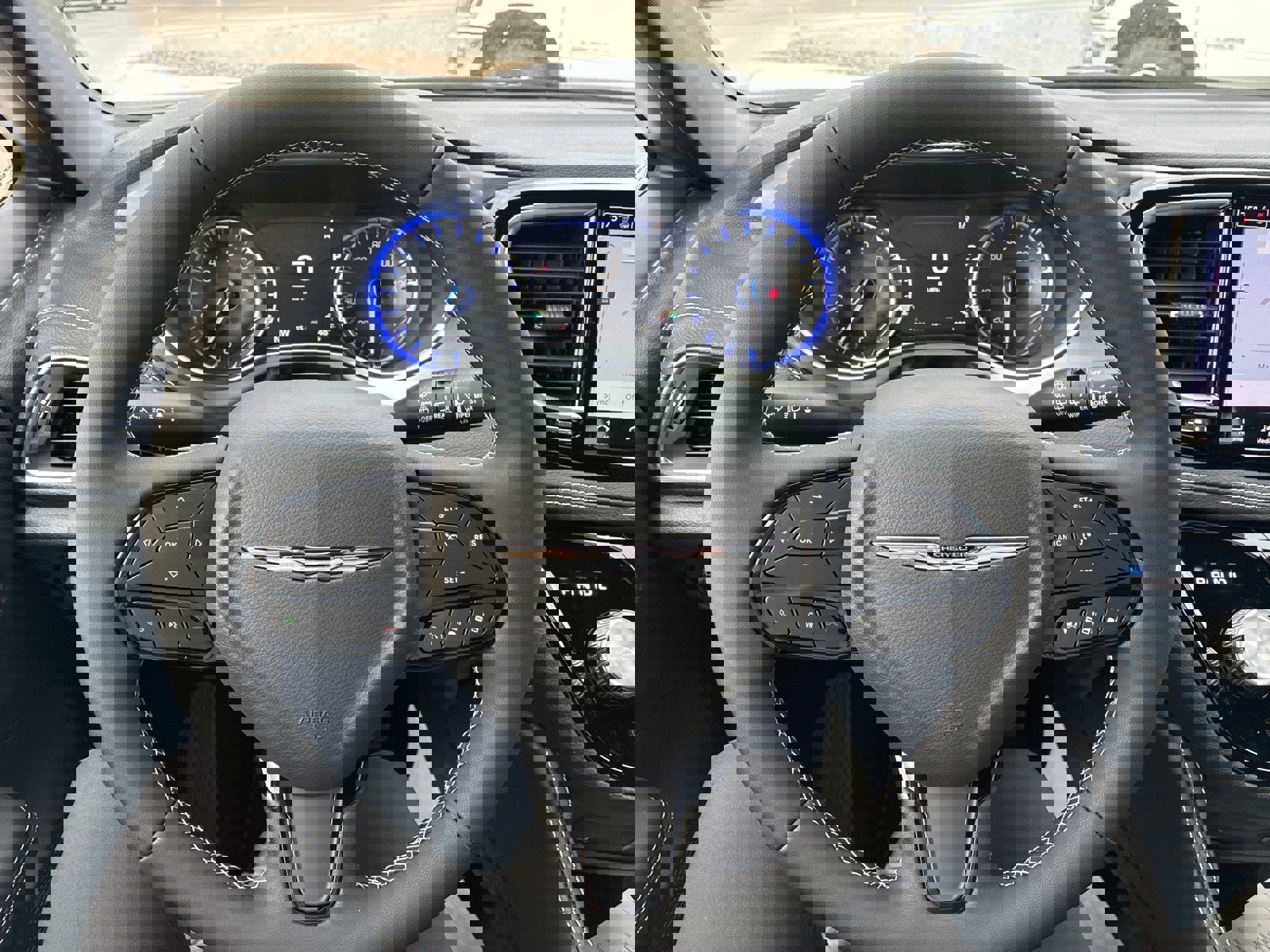 New 2026 Chrysler Pacifica Limited w/ Uconnect Theater Family Group image 29