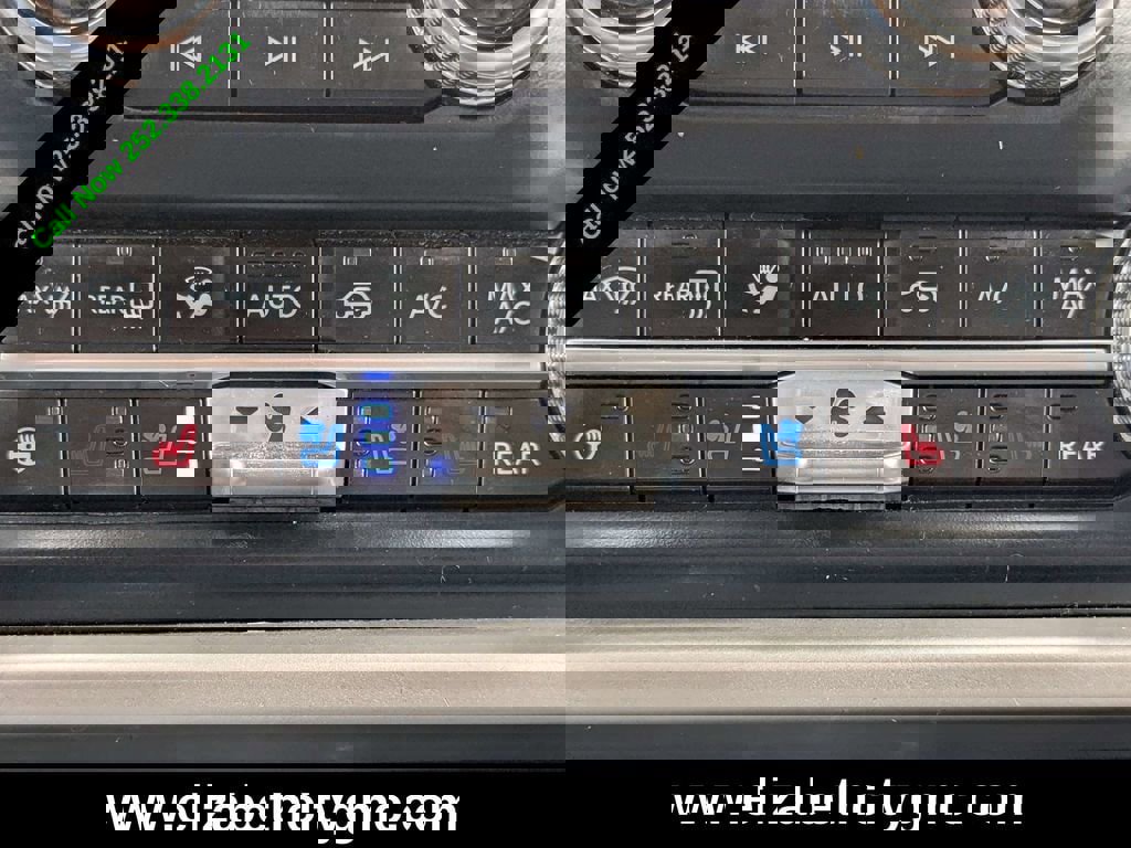 Used 2023 Ford Expedition Max XLT image 32