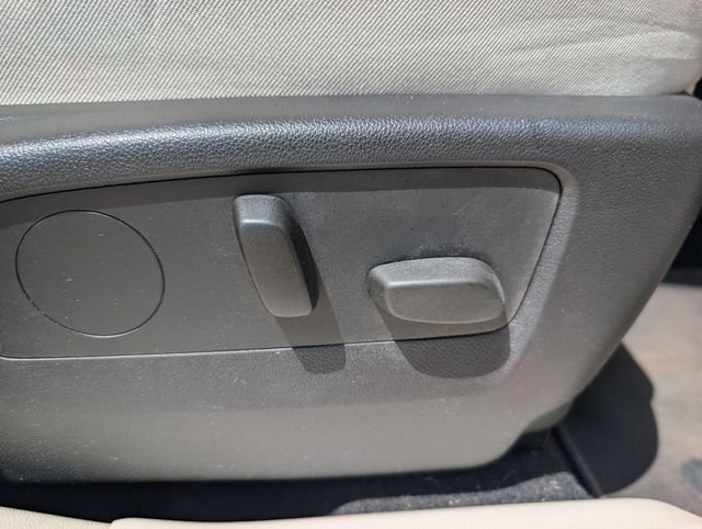 Used 2022 Buick Envision Essence w/ Technology Package I FWD image 27