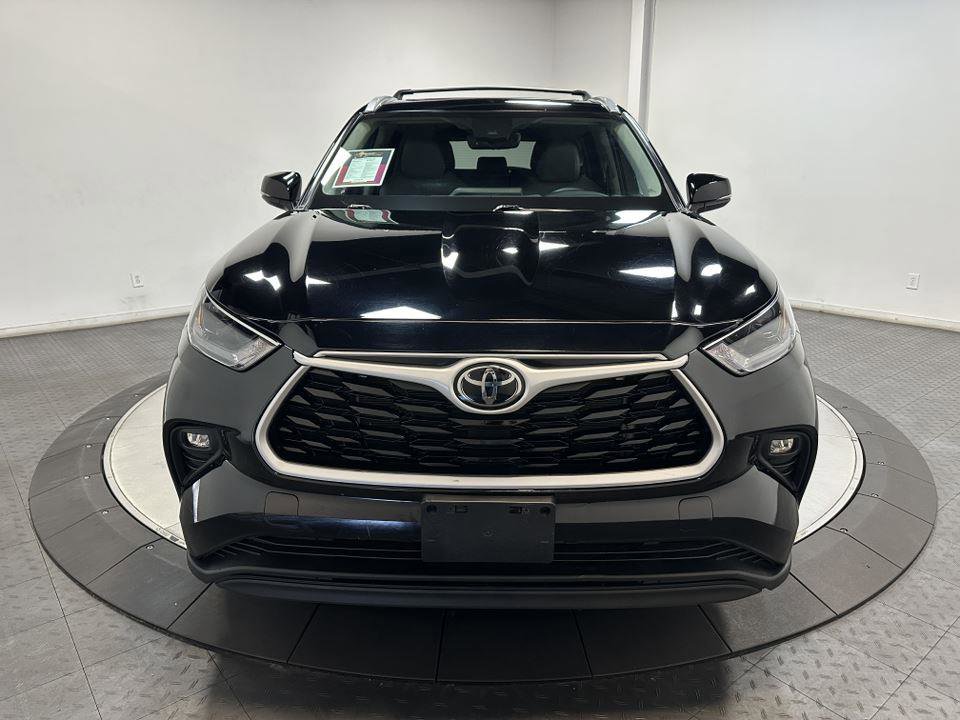 Certified 2022 Toyota Highlander XLE image 4