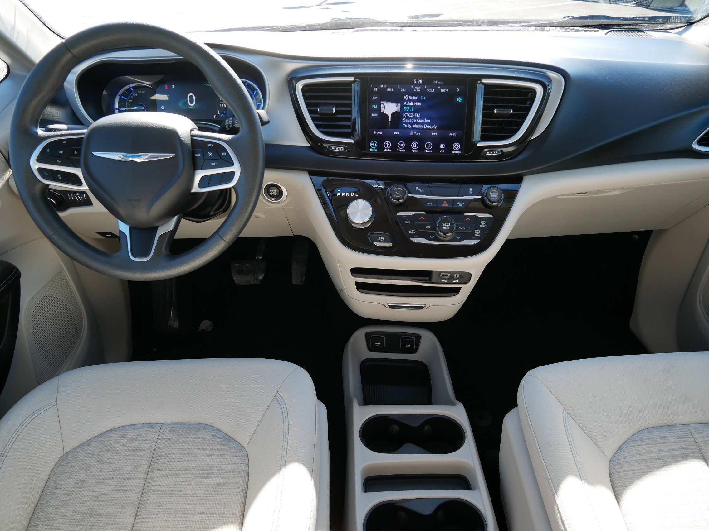 Used 2018 Chrysler Pacifica Touring Plus image 10