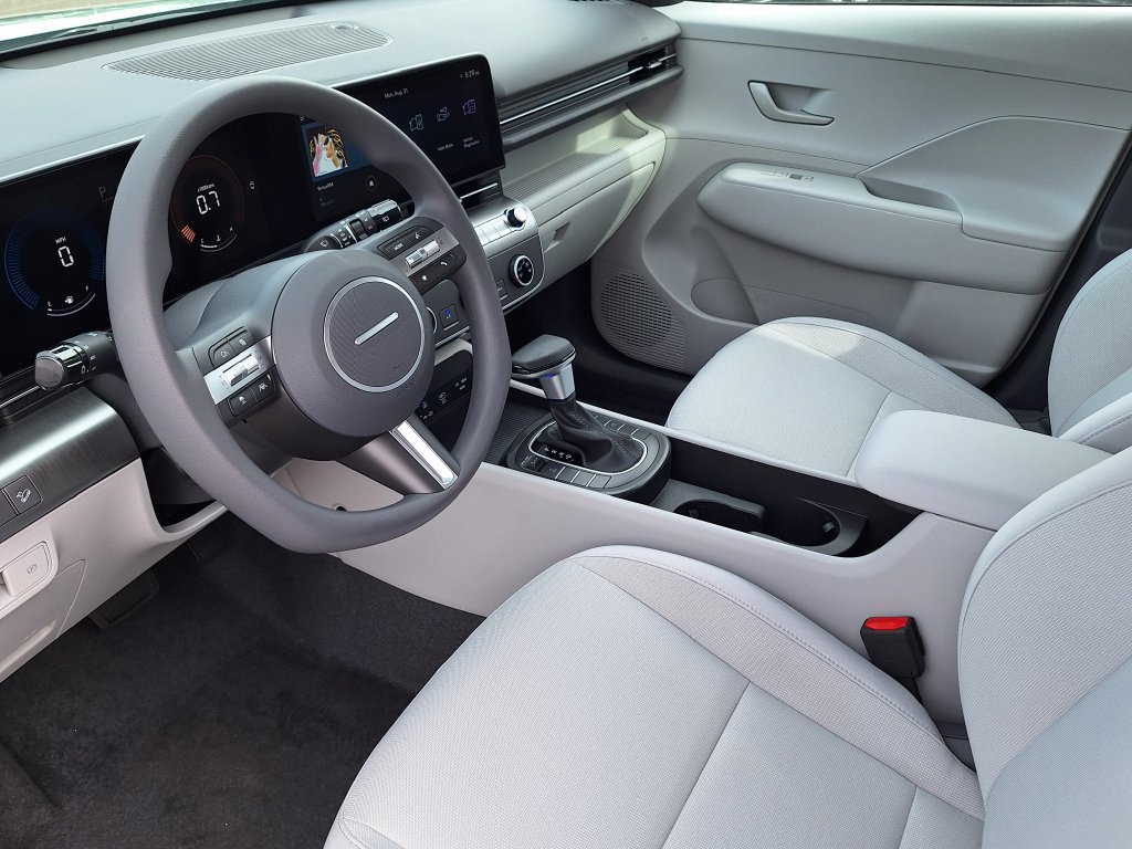 New 2027 Hyundai Kona SE AWD/4WD image 10