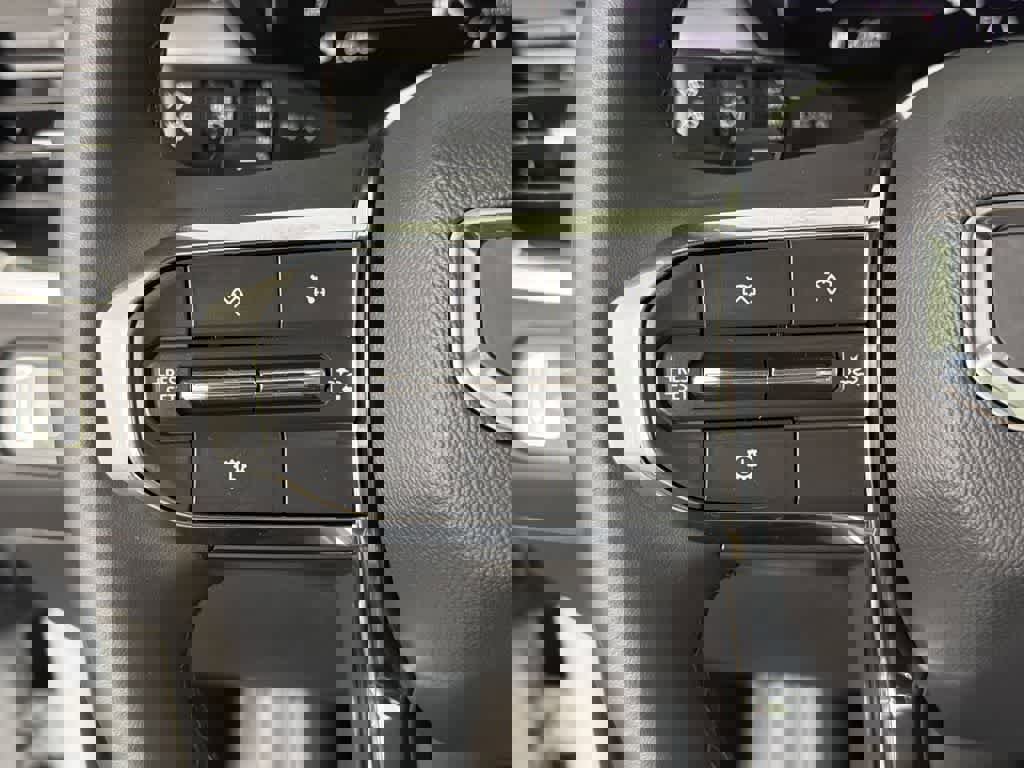 New 2025 GMC Acadia Elevation image 51