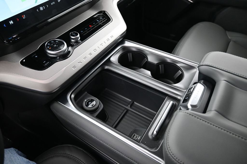 New 2026 Ford Expedition Active AWD/4WD image 23
