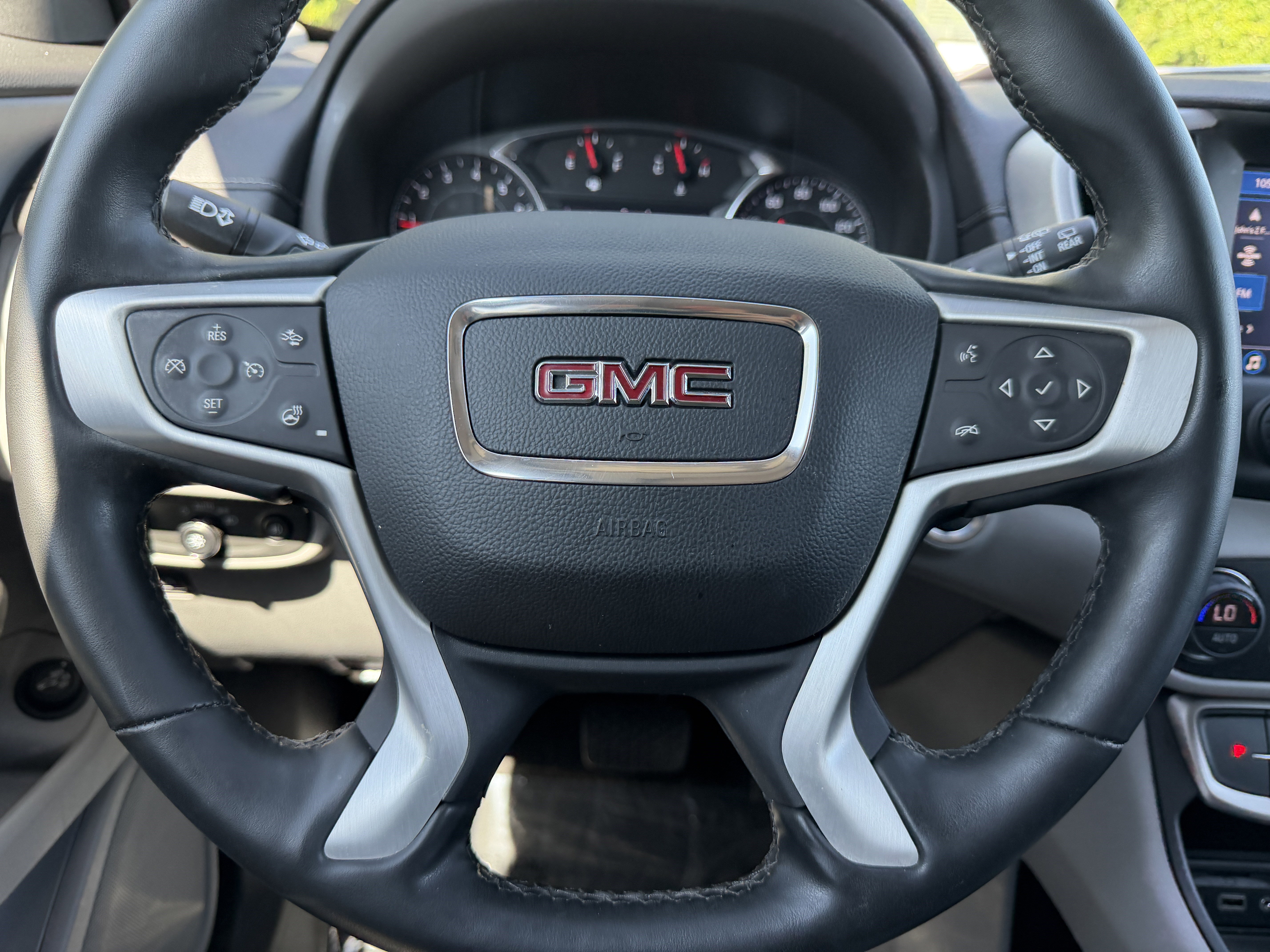 Used 2023 GMC Terrain SLT FWD image 32
