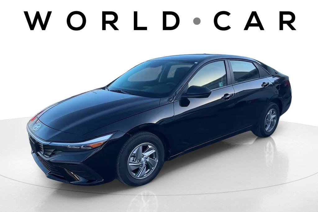 Certified 2025 Hyundai Elantra SE image 8